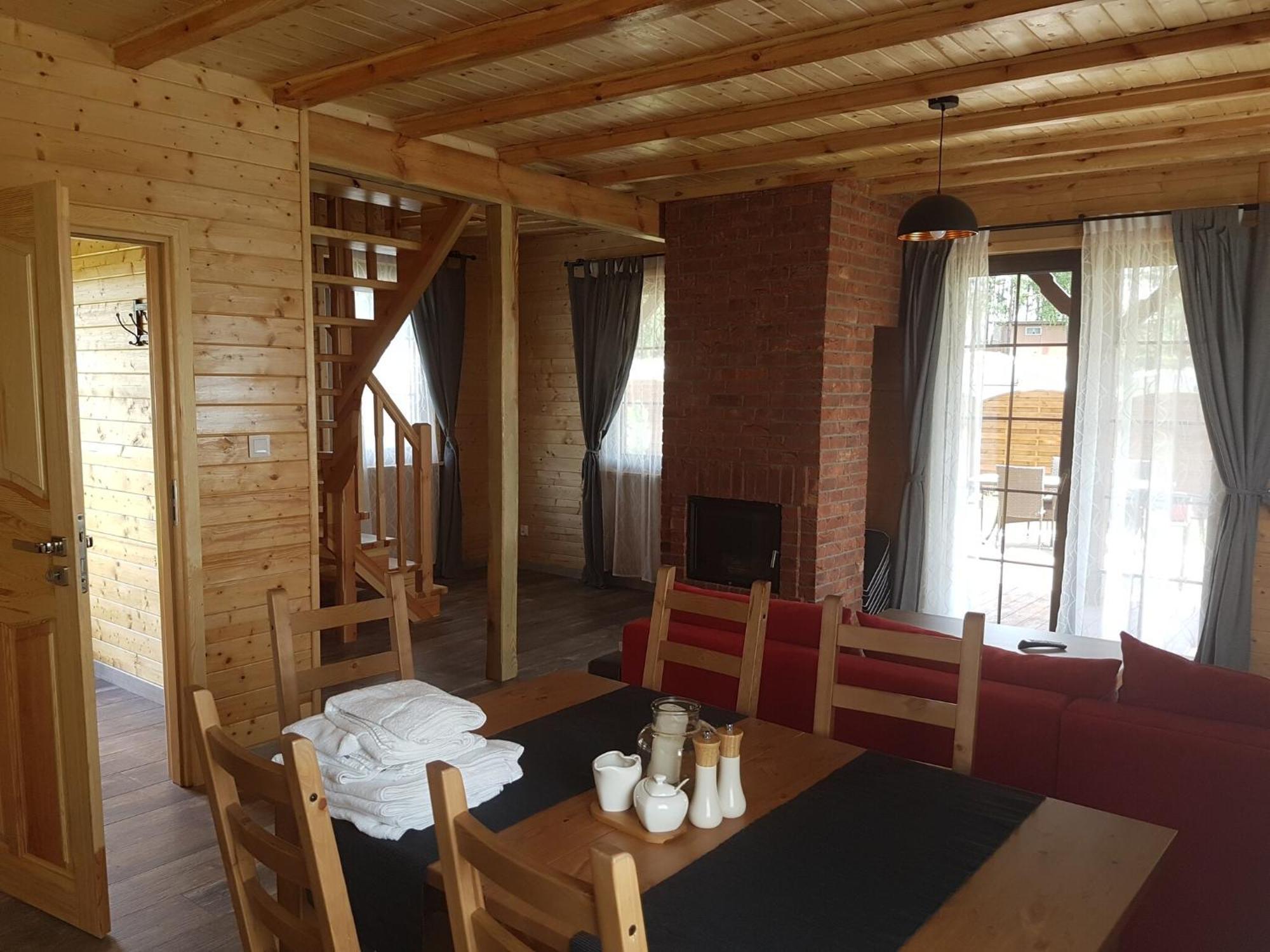Wooden Holiday Home In Skrzynia With Terrace Osiek  ภายนอก รูปภาพ