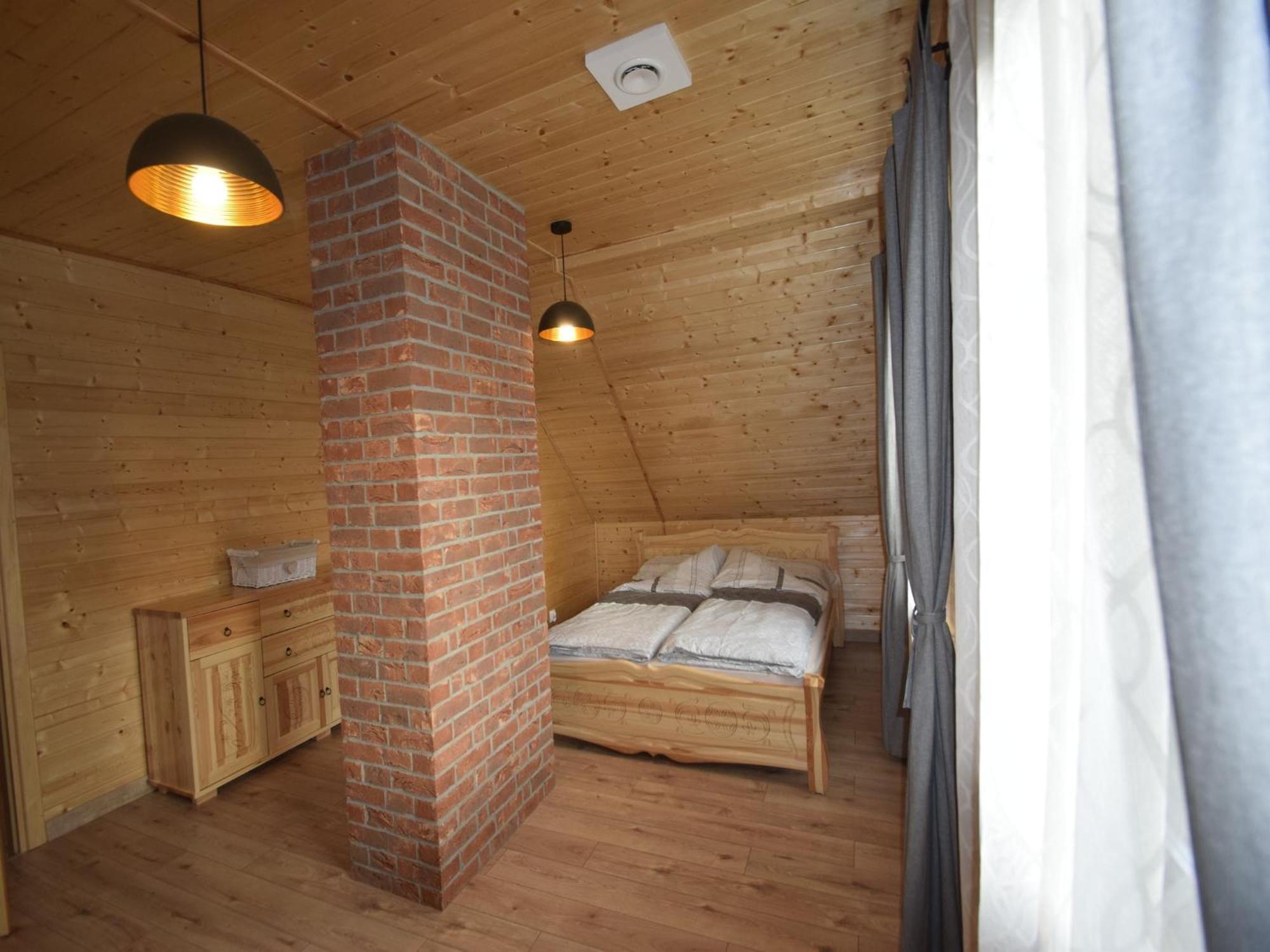 Wooden Holiday Home In Skrzynia With Terrace Osiek  ภายนอก รูปภาพ