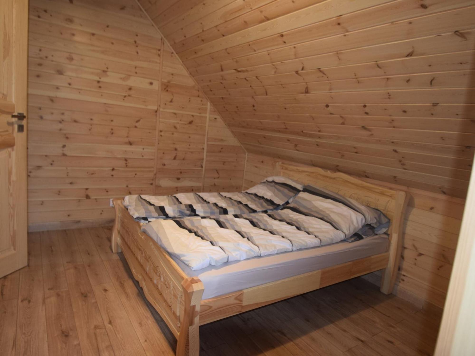 Wooden Holiday Home In Skrzynia With Terrace Osiek  ภายนอก รูปภาพ