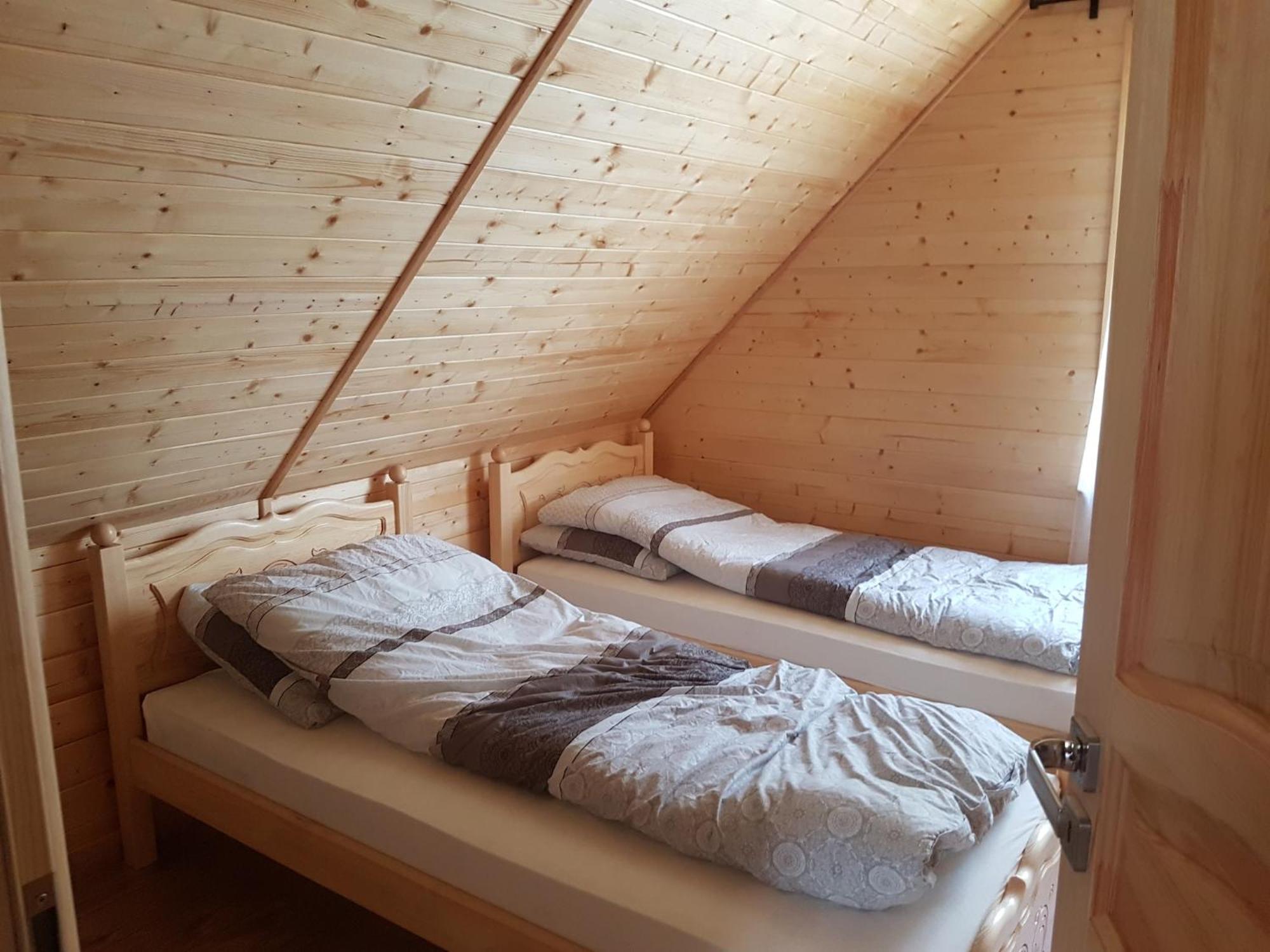 Wooden Holiday Home In Skrzynia With Terrace Osiek  ภายนอก รูปภาพ