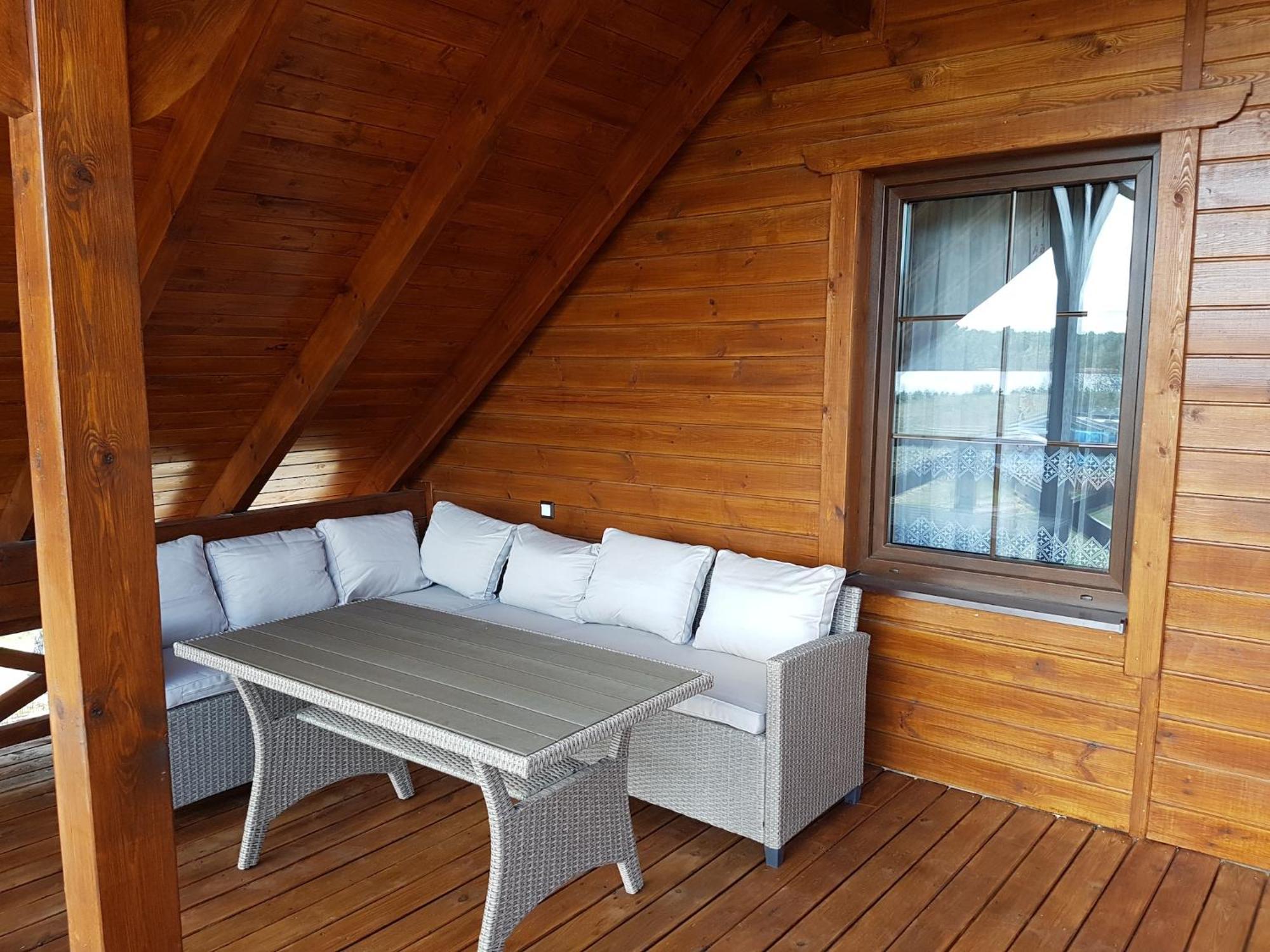 Wooden Holiday Home In Skrzynia With Terrace Osiek  ภายนอก รูปภาพ