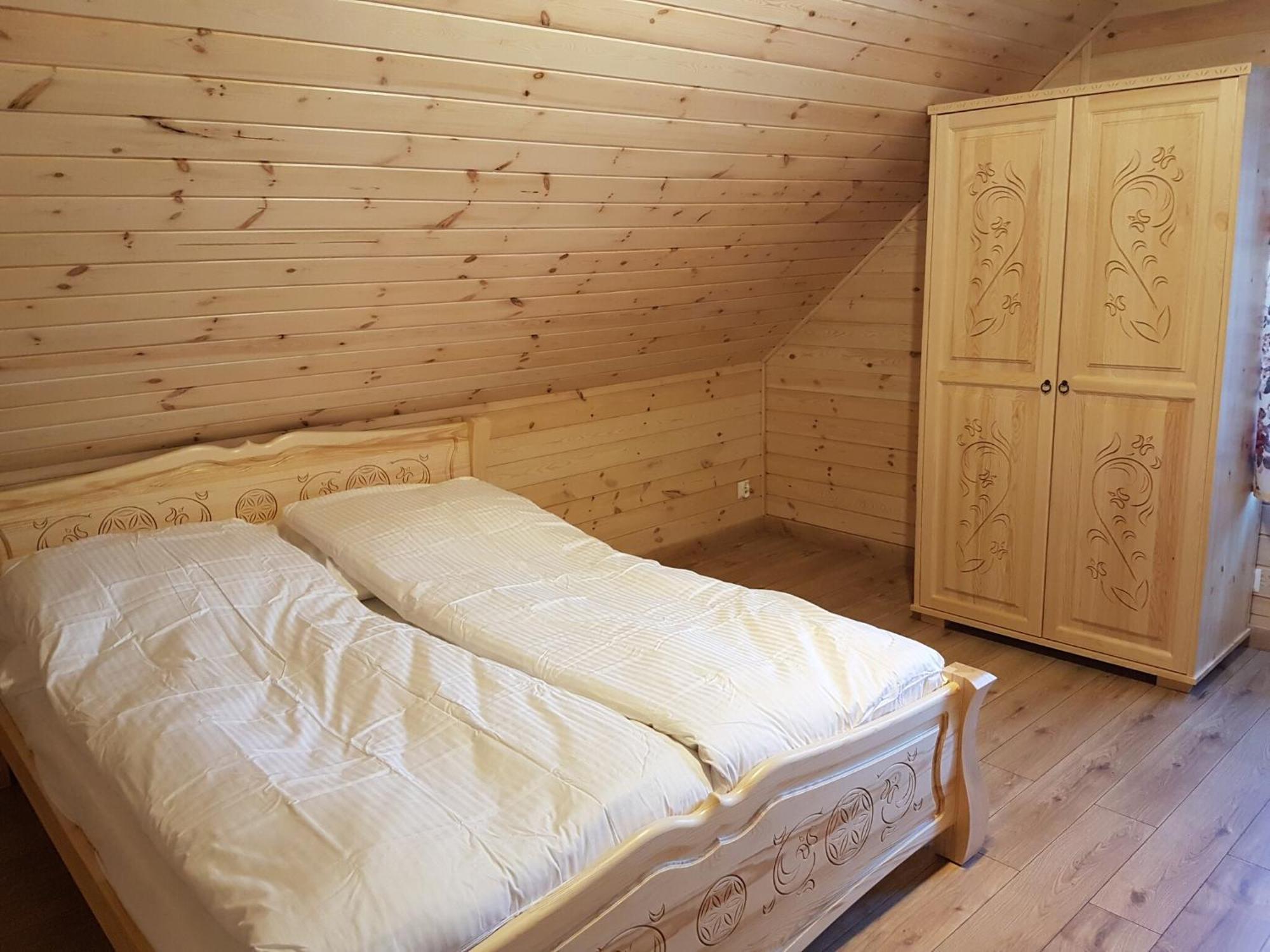 Wooden Holiday Home In Skrzynia With Terrace Osiek  ภายนอก รูปภาพ